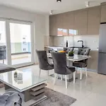 Ella's Apartament Makarska