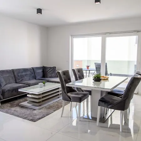 Apartament Ella's